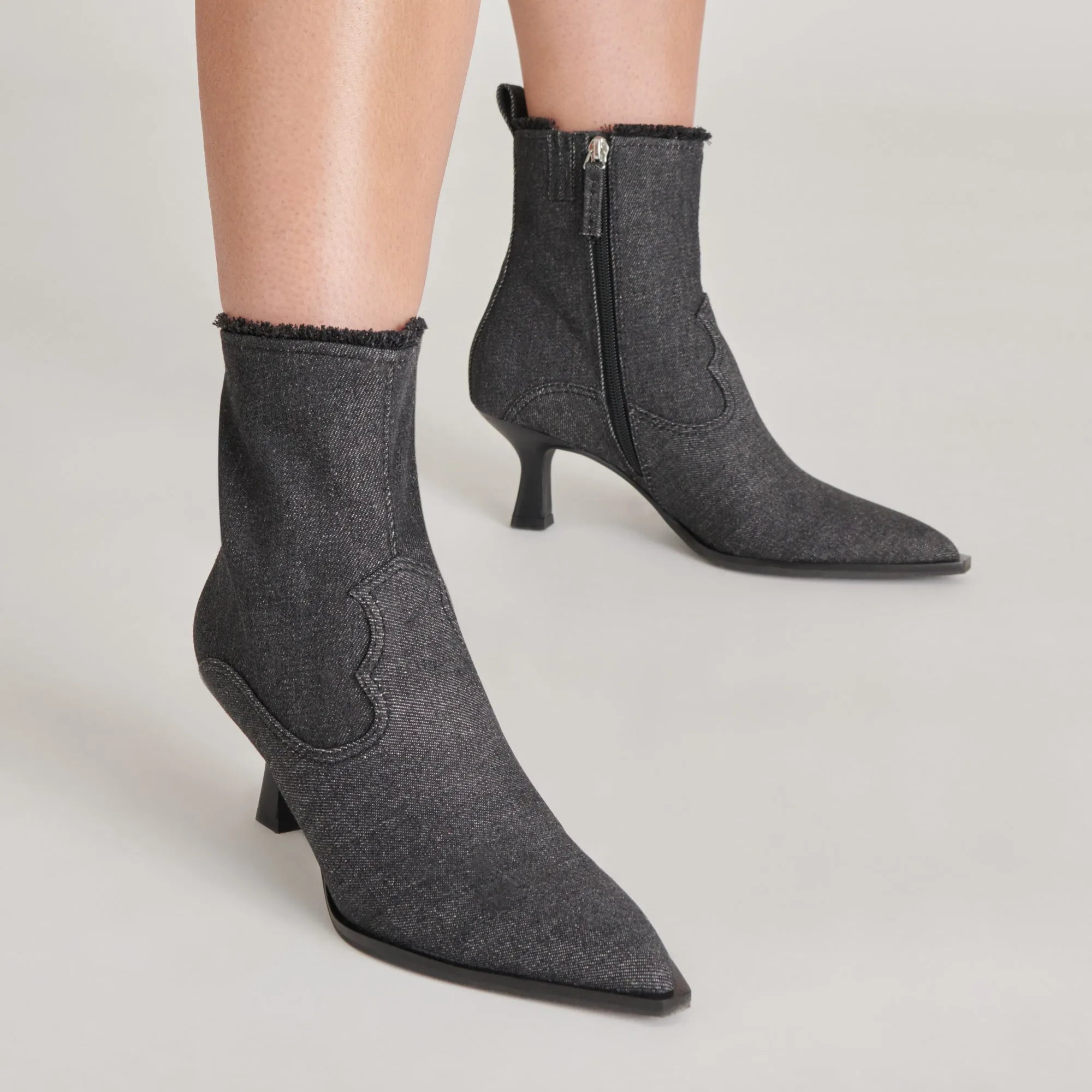 AUSTIN BOOTS CARBON DENIM Dolce Vita
