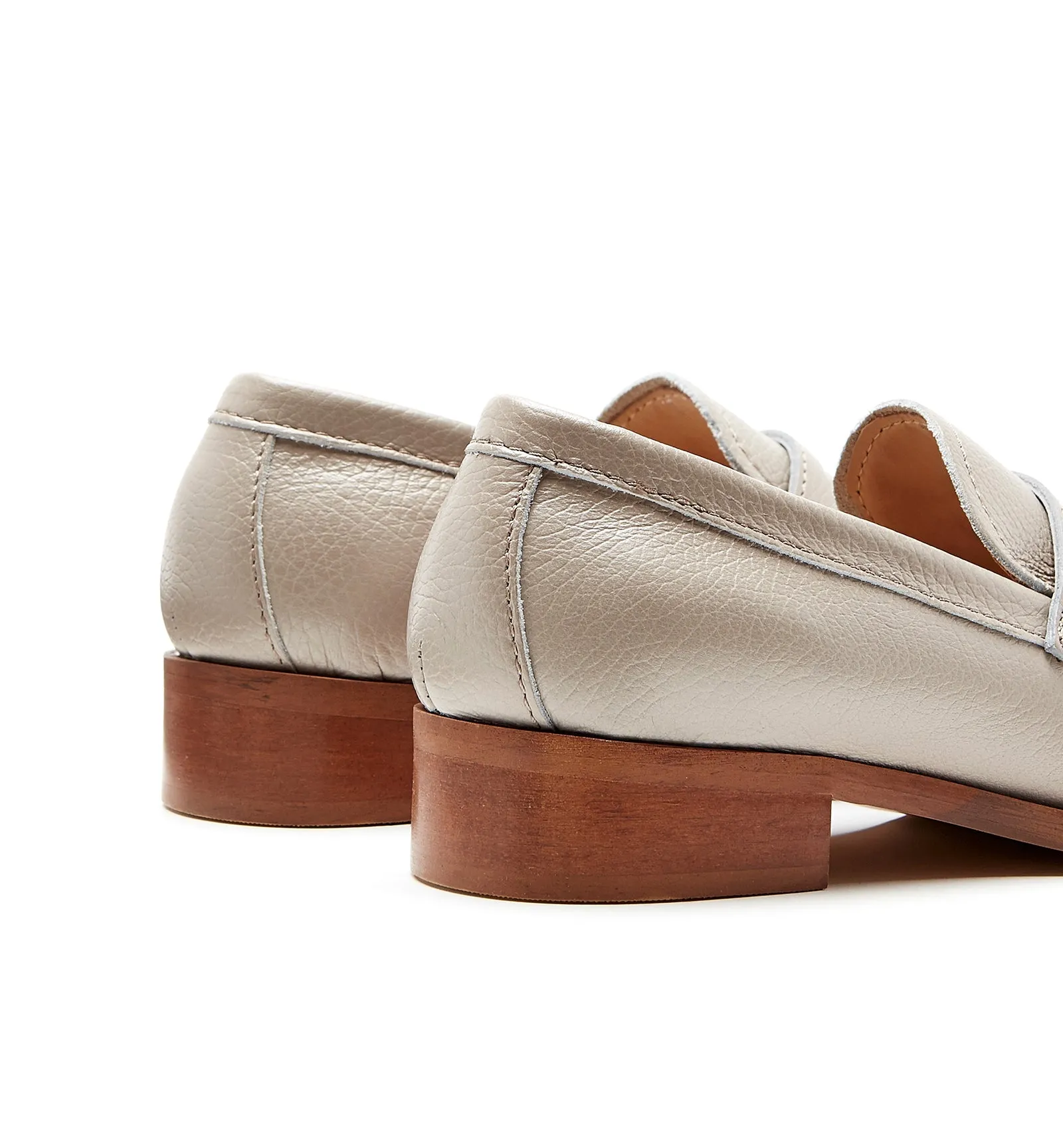 DEMI PEBBLED LEATHER LOAFER La Canadienne