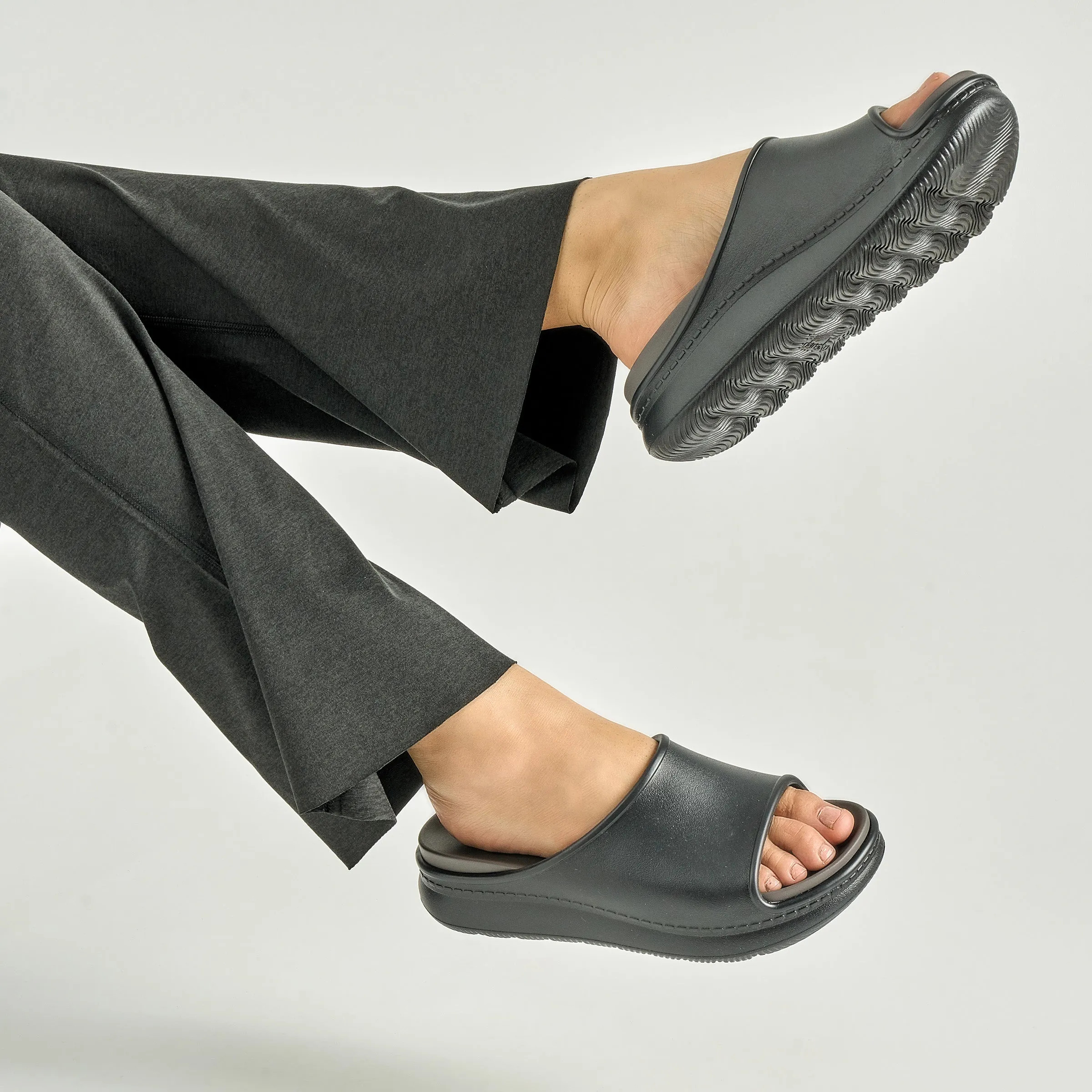 Devyn Black Molded Dansko
