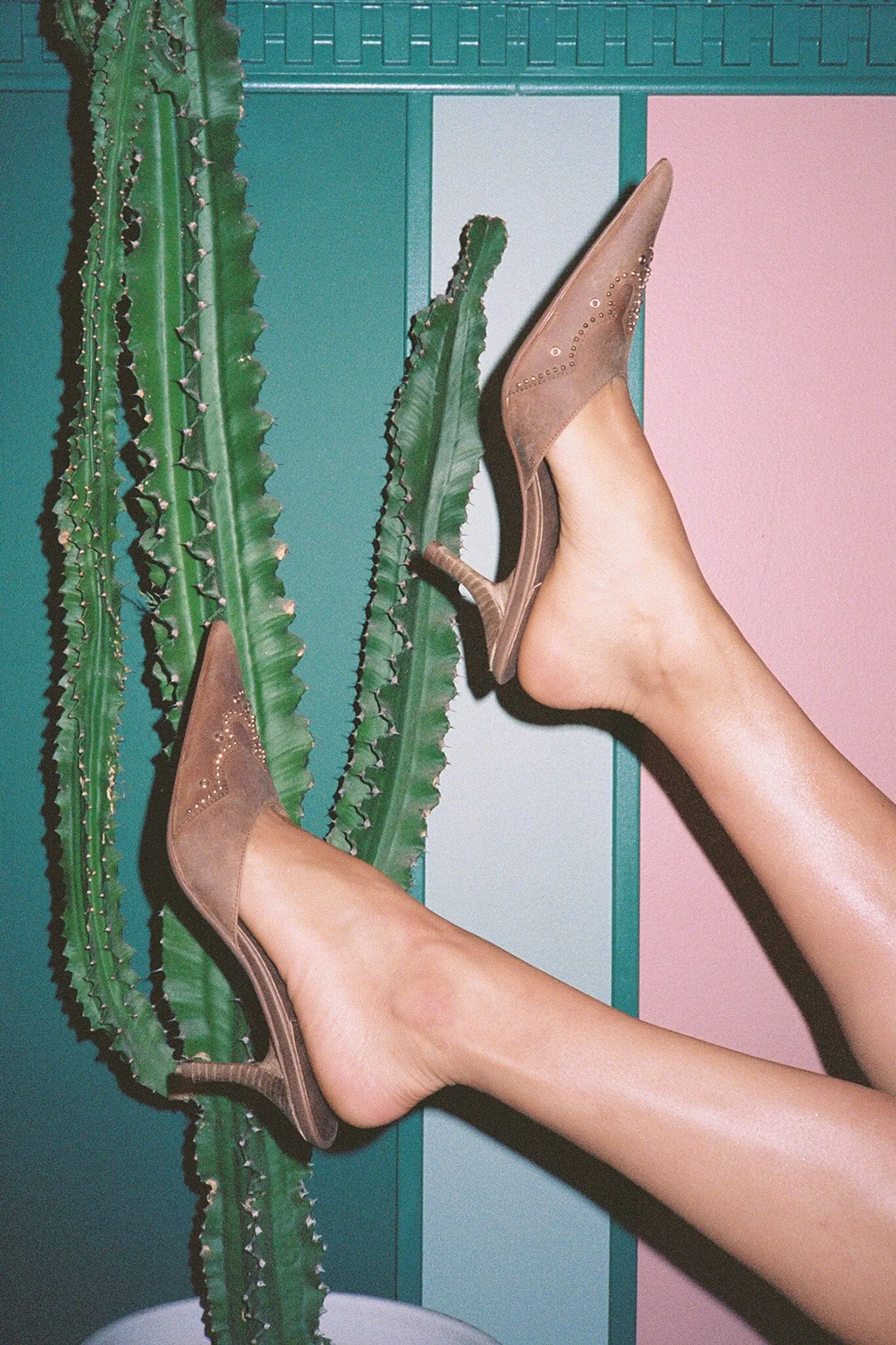 HEAD-WEST Jeffrey Campbell
