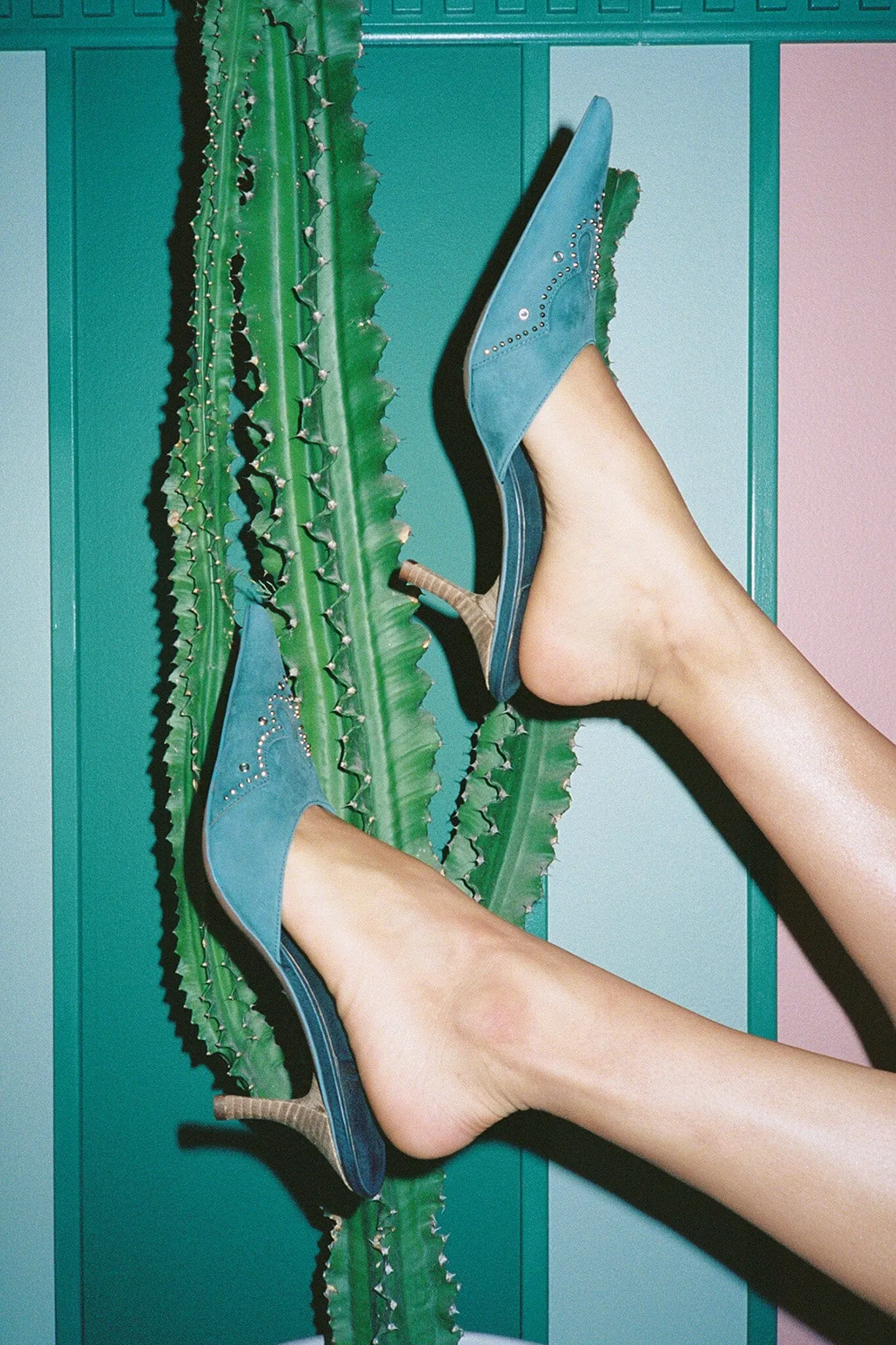 HEAD-WEST Jeffrey Campbell