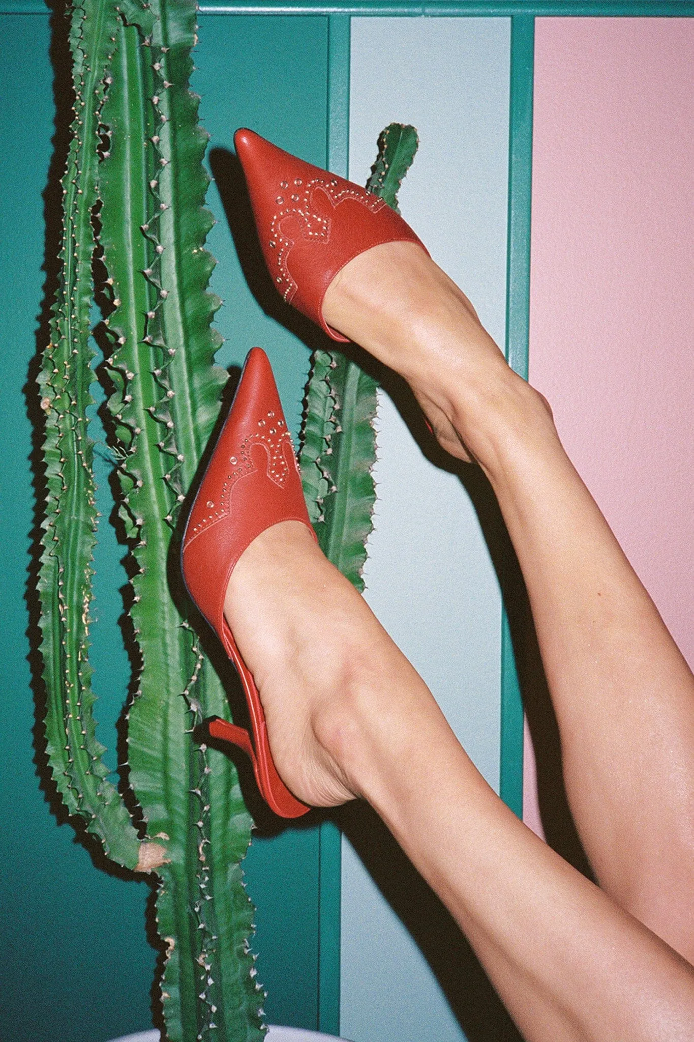 HEAD-WEST Jeffrey Campbell