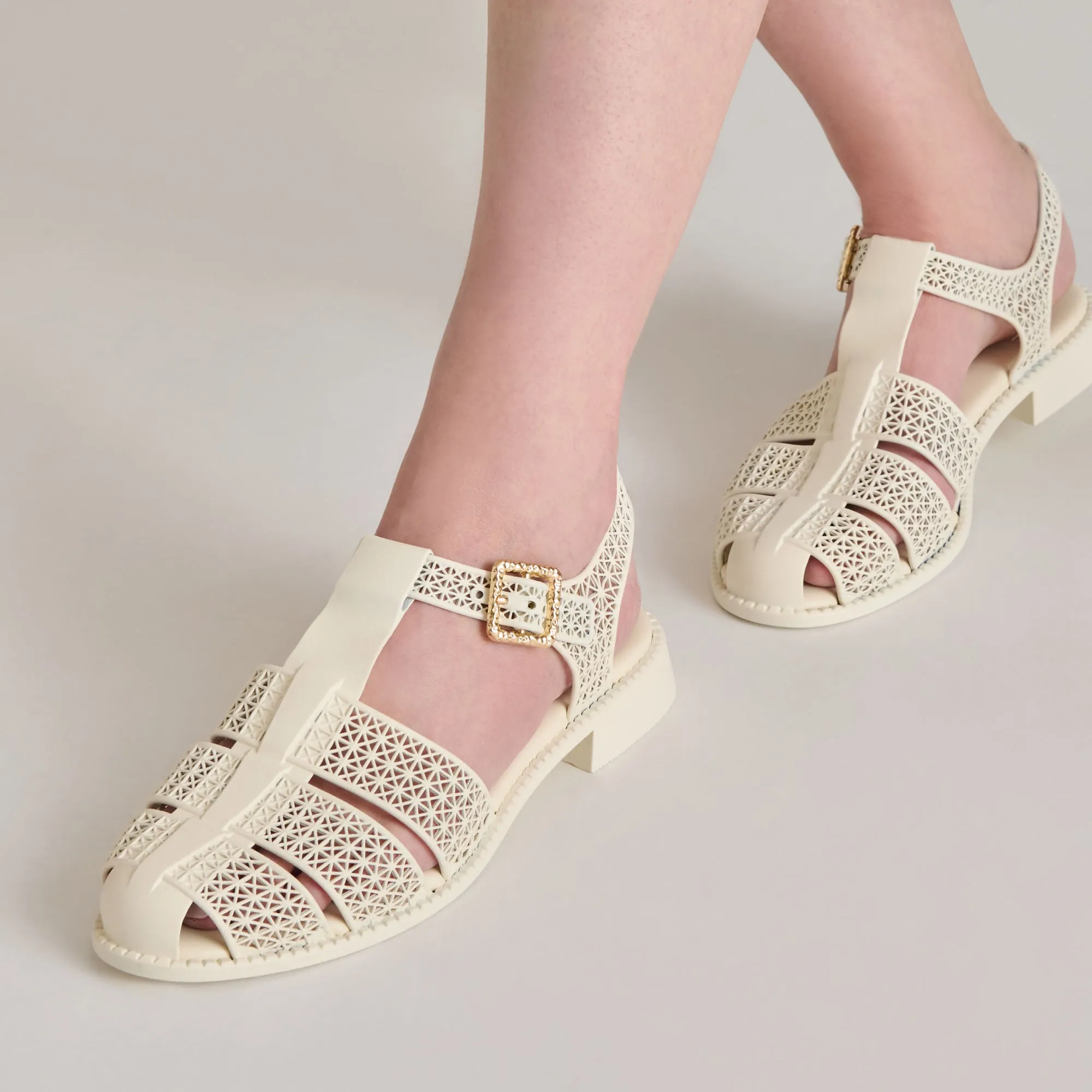 HOLIS 3D SANDALS IVORY Dolce Vita