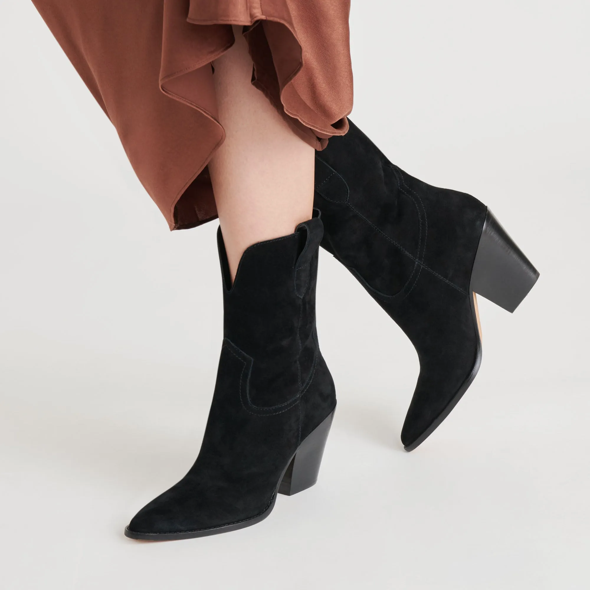 JESSEY BOOTS ONYX SUEDE Dolce Vita