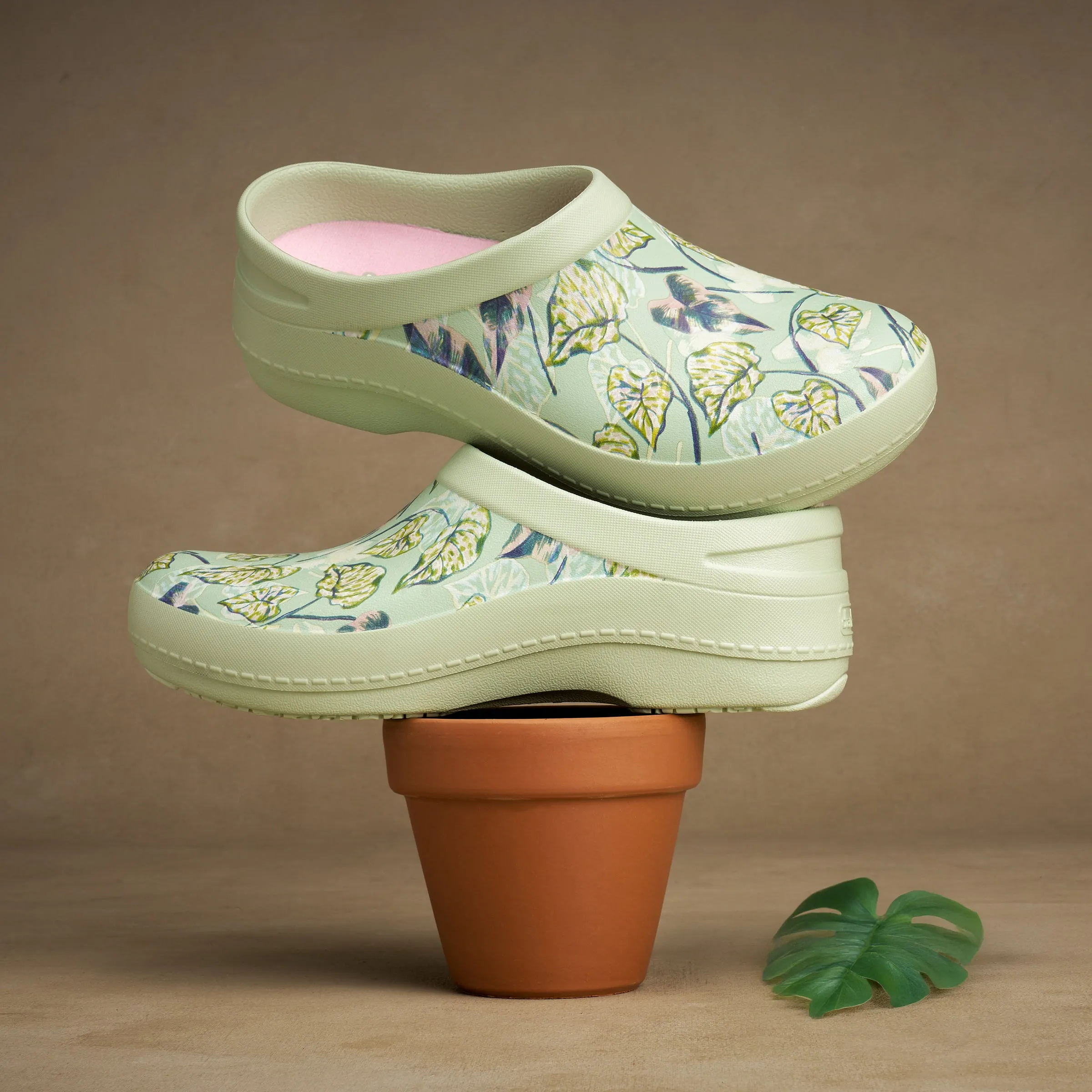 Kaci Houseplant Molded Dansko