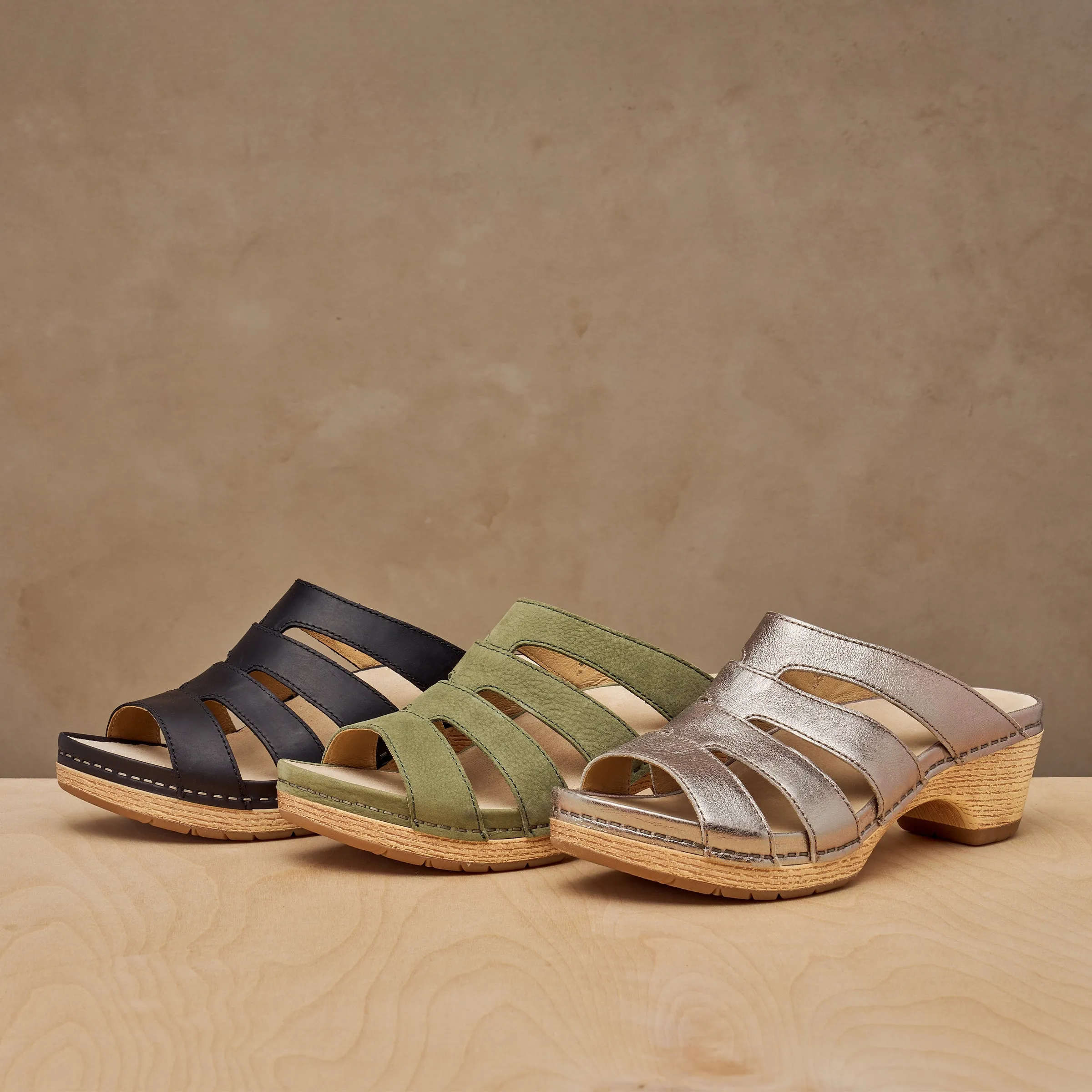 Lyndi Platino Metallic Dansko