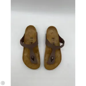 Sandals Flats By Birkenstock In Brown, Size: 7