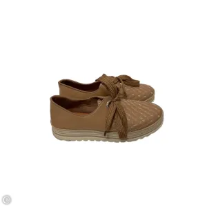 Shoes Sneakers By Clothes Mentor In Brown, Size: 10