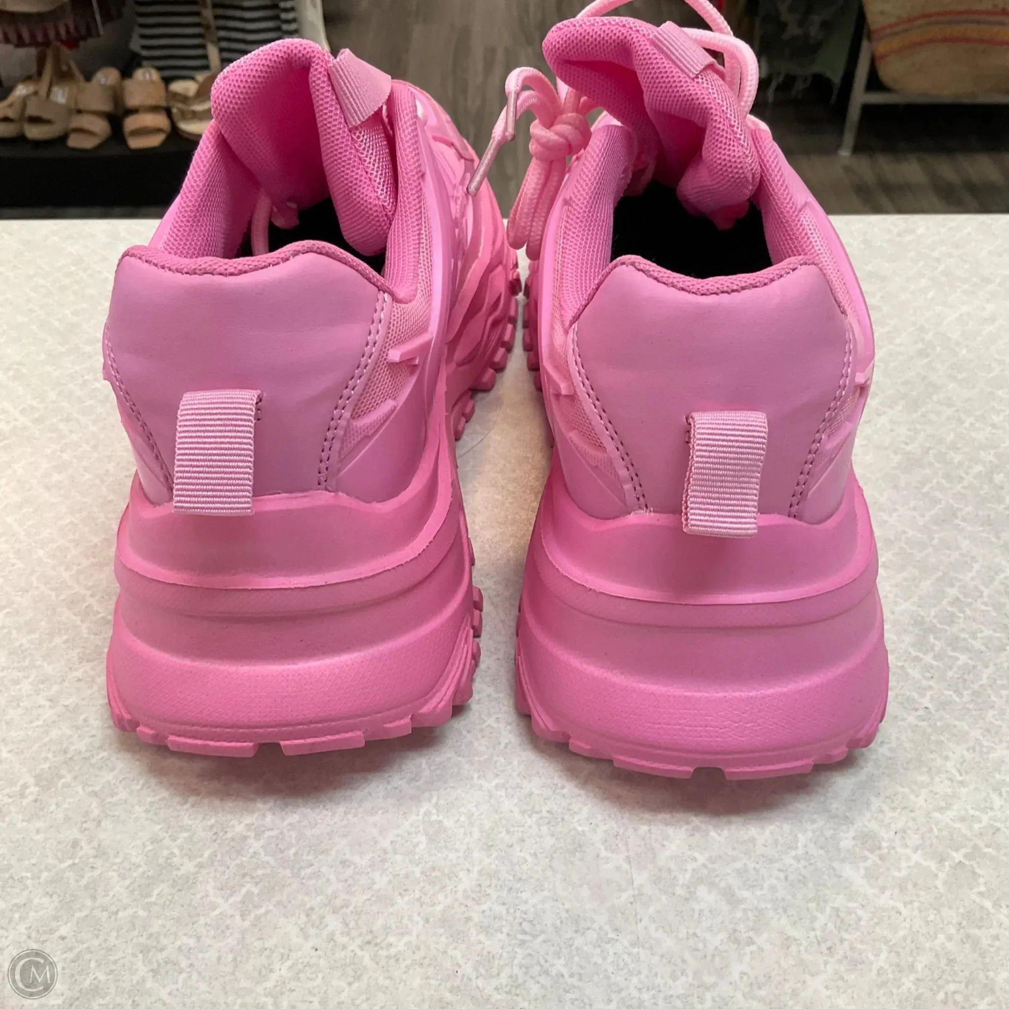 Shoes Sneakers By Clothes Mentor In Pink, Size: 9