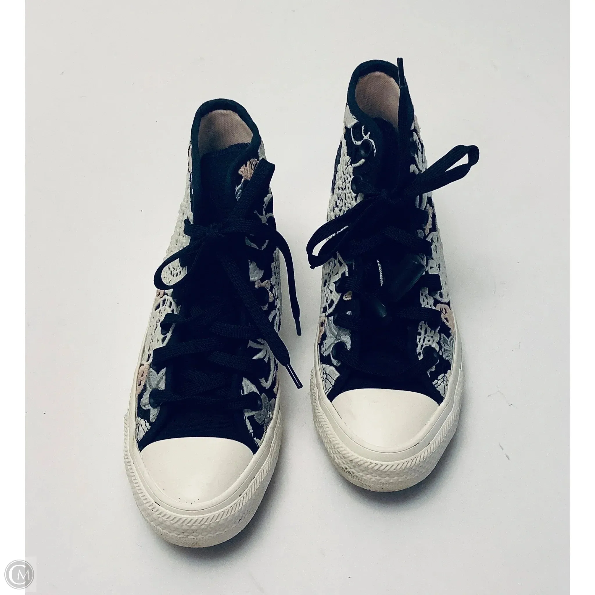 Shoes Sneakers By Converse In Black & White, Size: 6