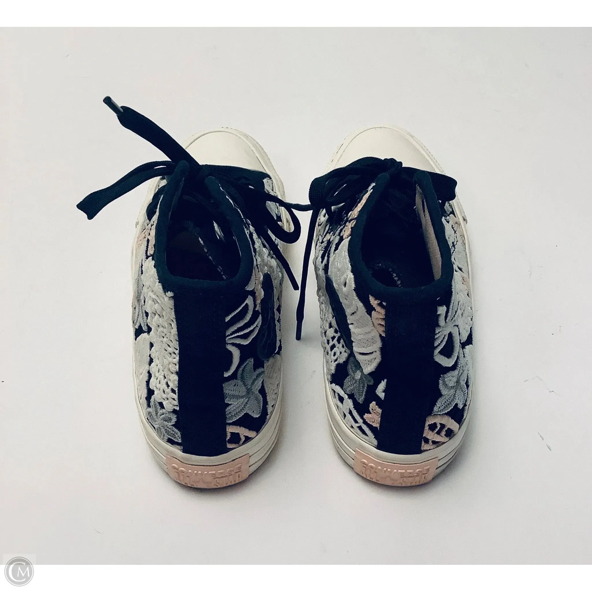 Shoes Sneakers By Converse In Black & White, Size: 6