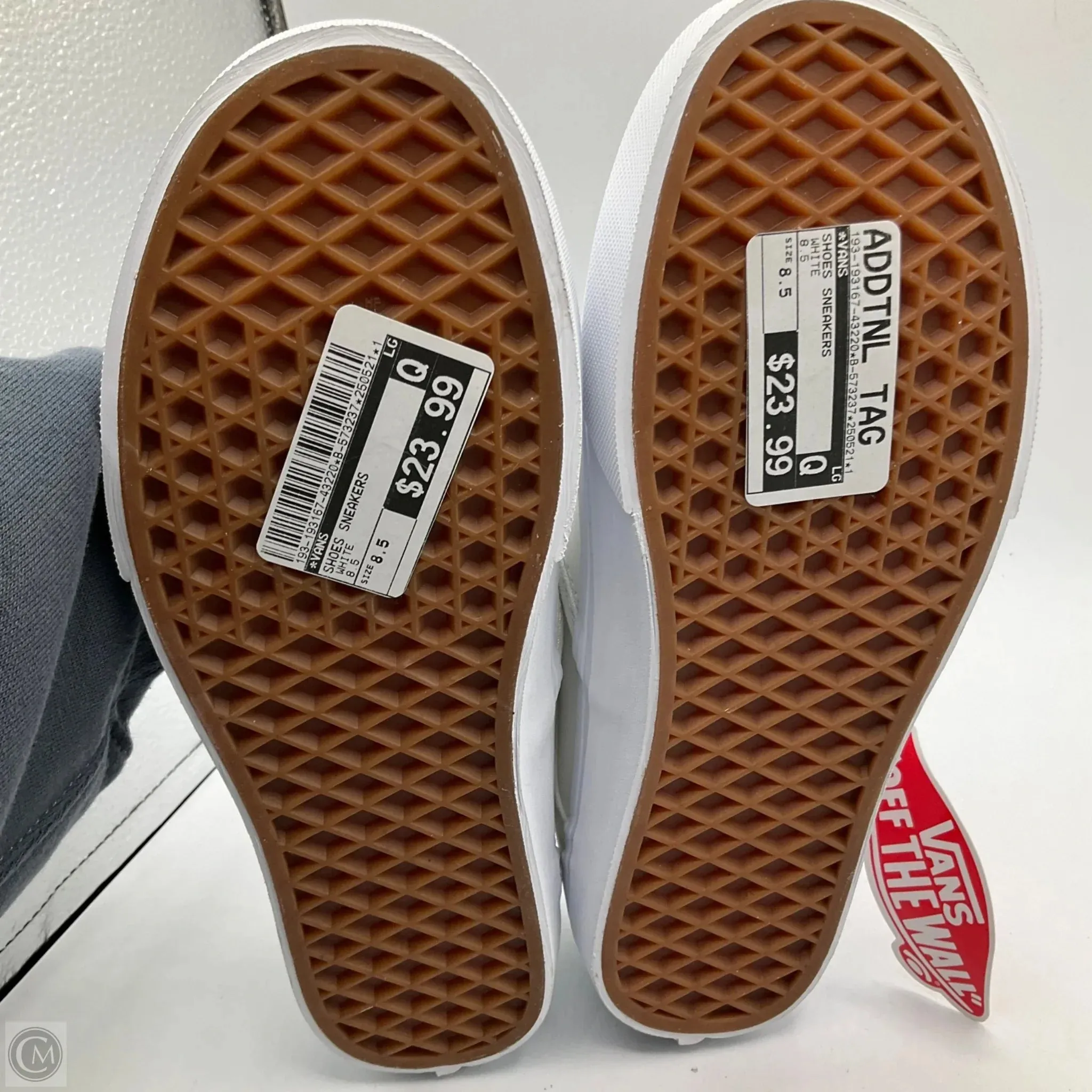 Shoes Sneakers By Vans In White, Size: 8.5