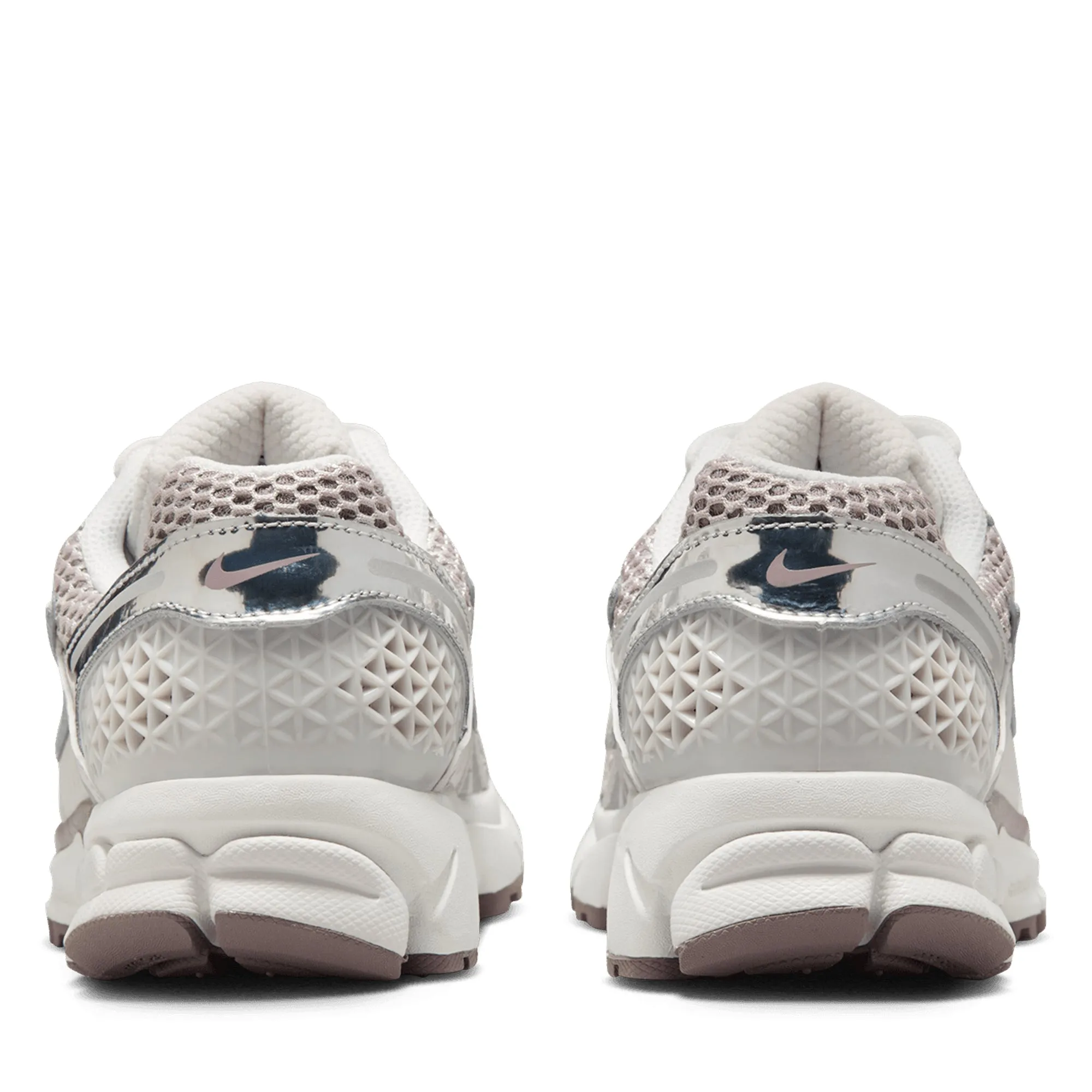 Women's Nike Zoom Vomero 5 - Vast Grey/Metallic Silver