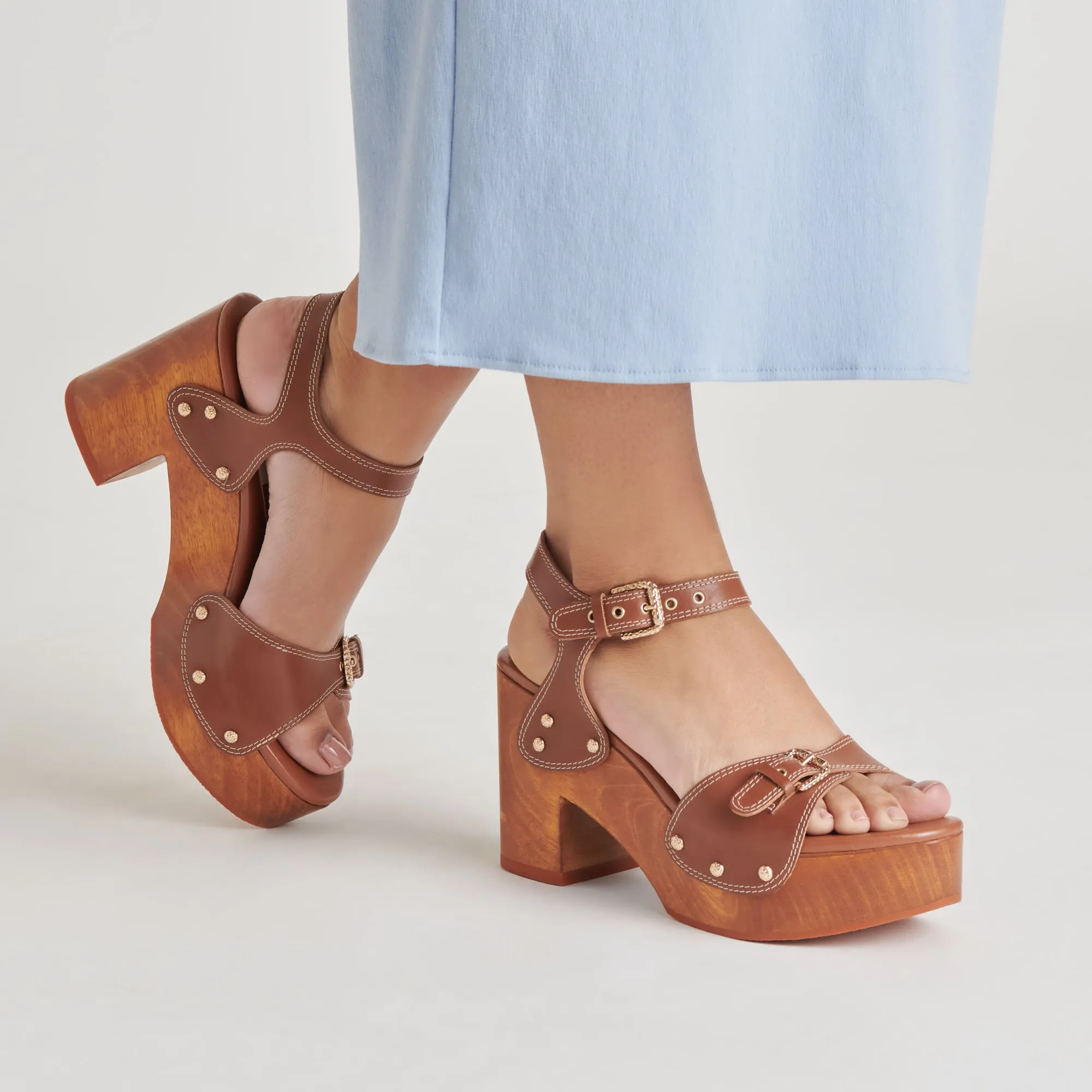 YANDY HEELS COGNAC LEATHER Dolce Vita